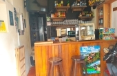 otro local, sobre la carrera