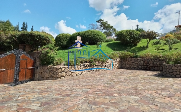 zona adoquinada para parqueadero